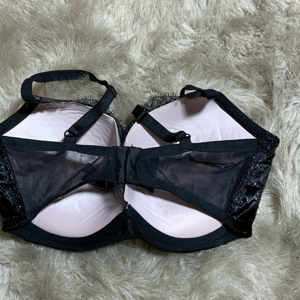 Victoria's Secret Elegant Black Lace Bra - Picture 8 of 9